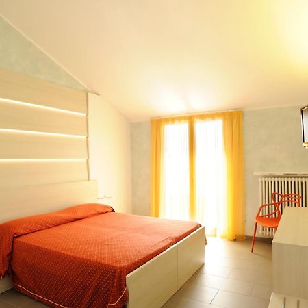 Hotel Danio Lungomare Alassio Bagian luar foto