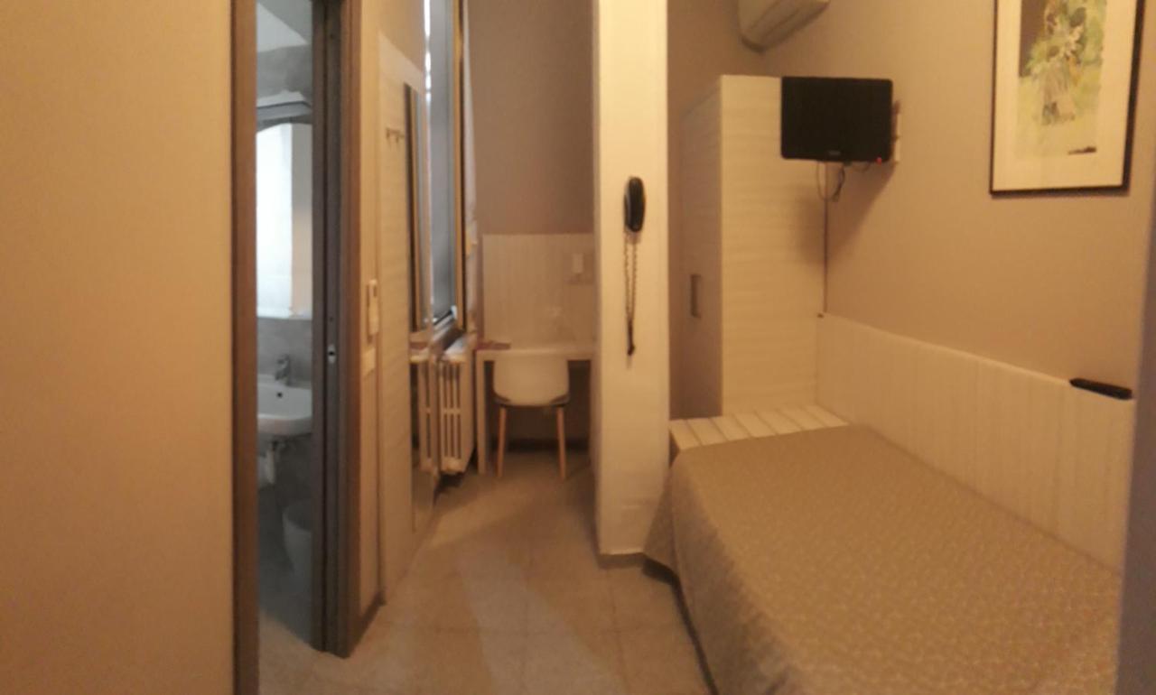 Hotel Danio Lungomare Alassio Bagian luar foto