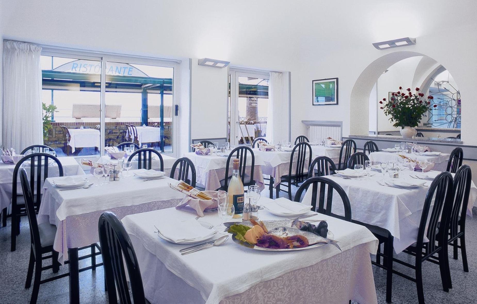 Hotel Danio Lungomare Alassio Bagian luar foto