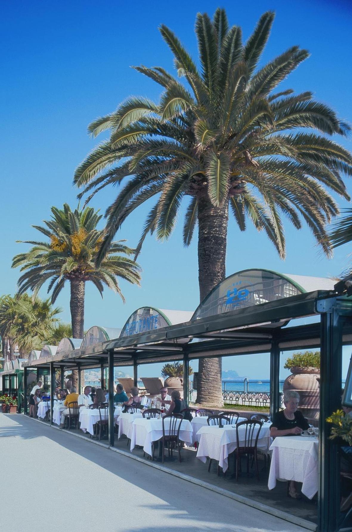 Hotel Danio Lungomare Alassio Bagian luar foto