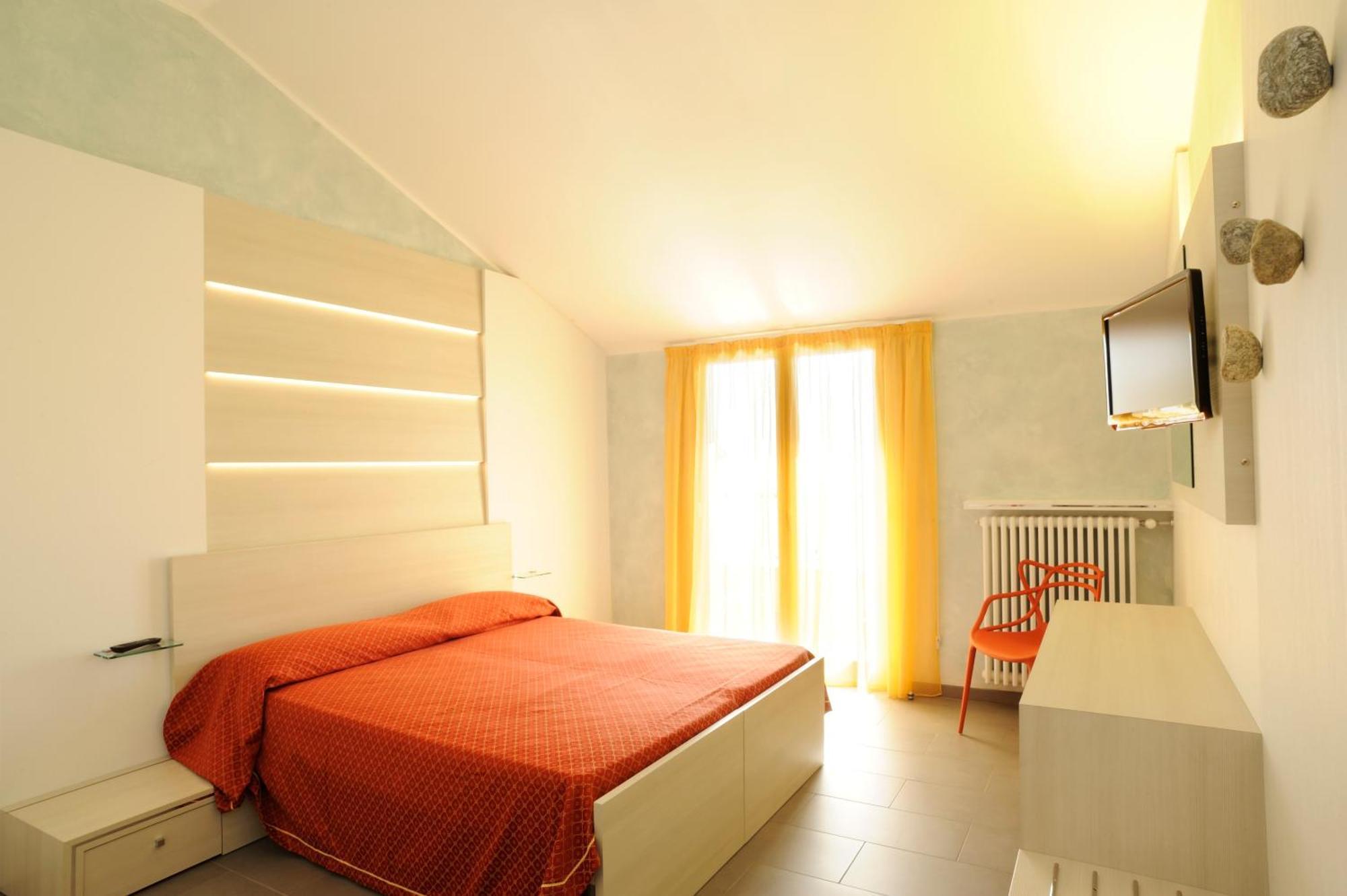 Hotel Danio Lungomare Alassio Bagian luar foto