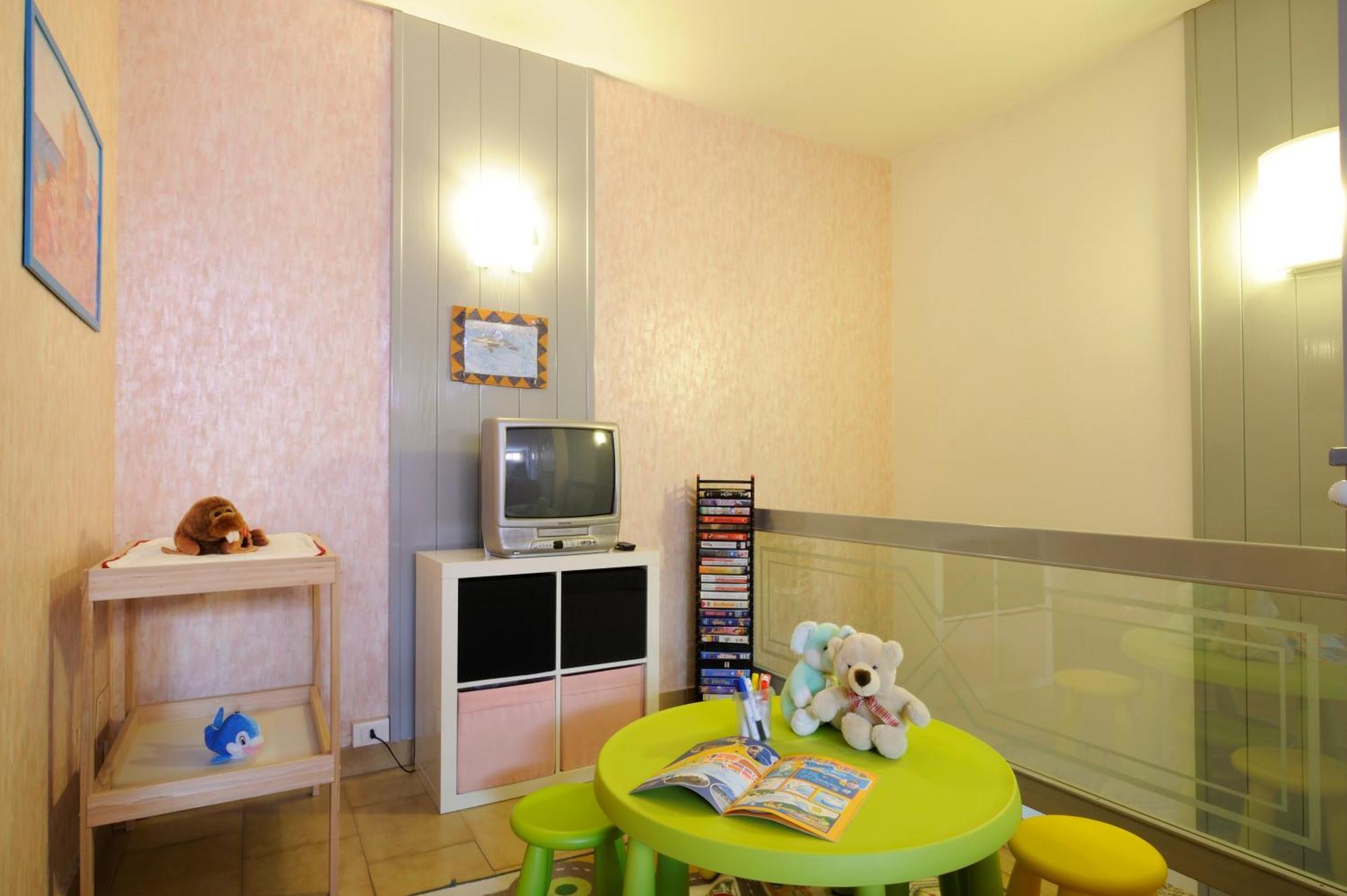 Hotel Danio Lungomare Alassio Bagian luar foto